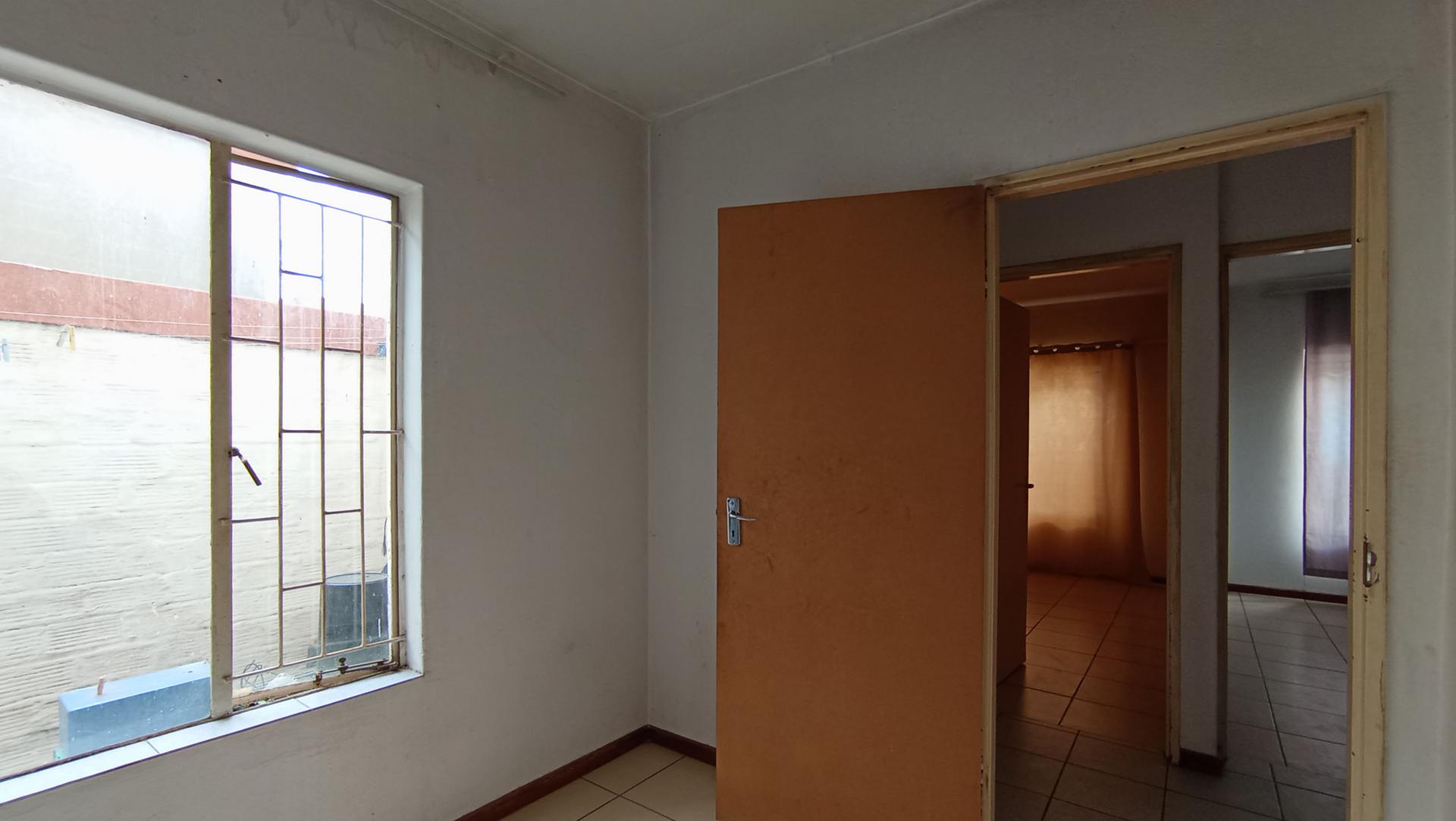 Bed Room 3 - 8 square meters of property in Rosettenville