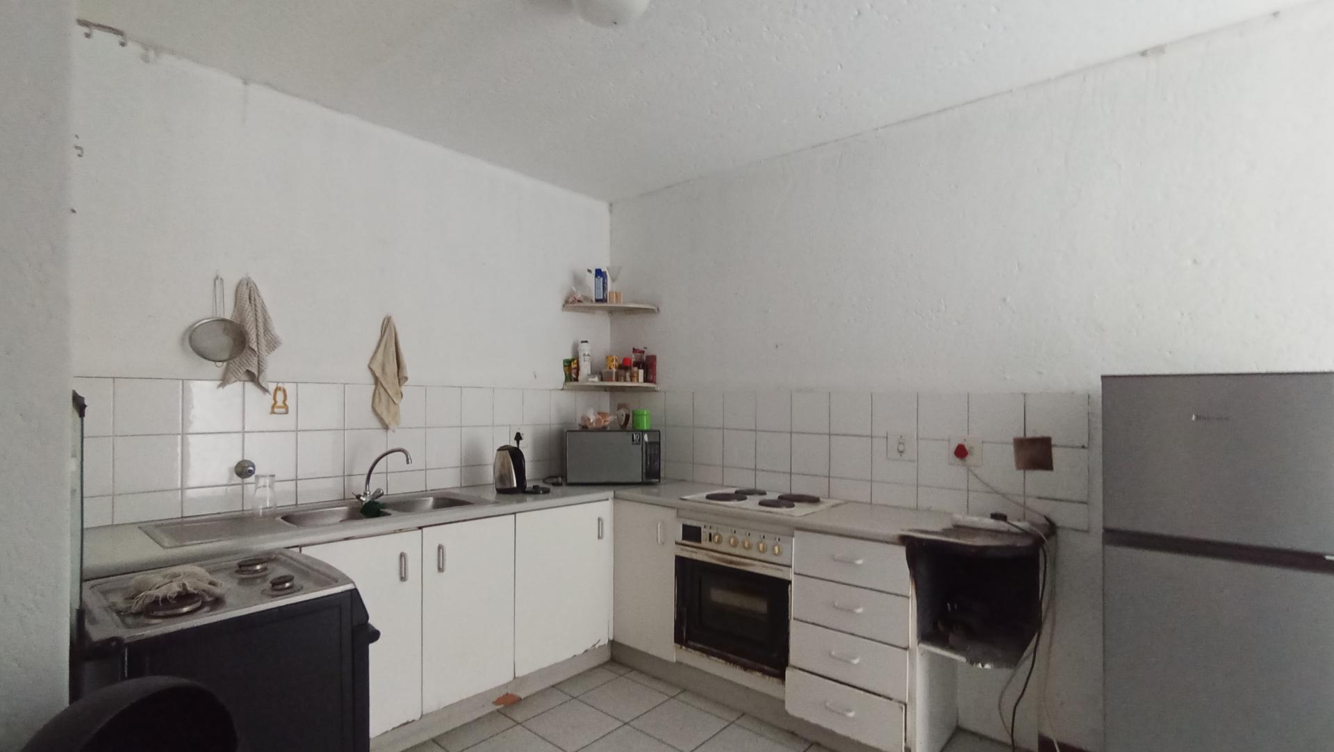 Kitchen - 10 square meters of property in Rosettenville