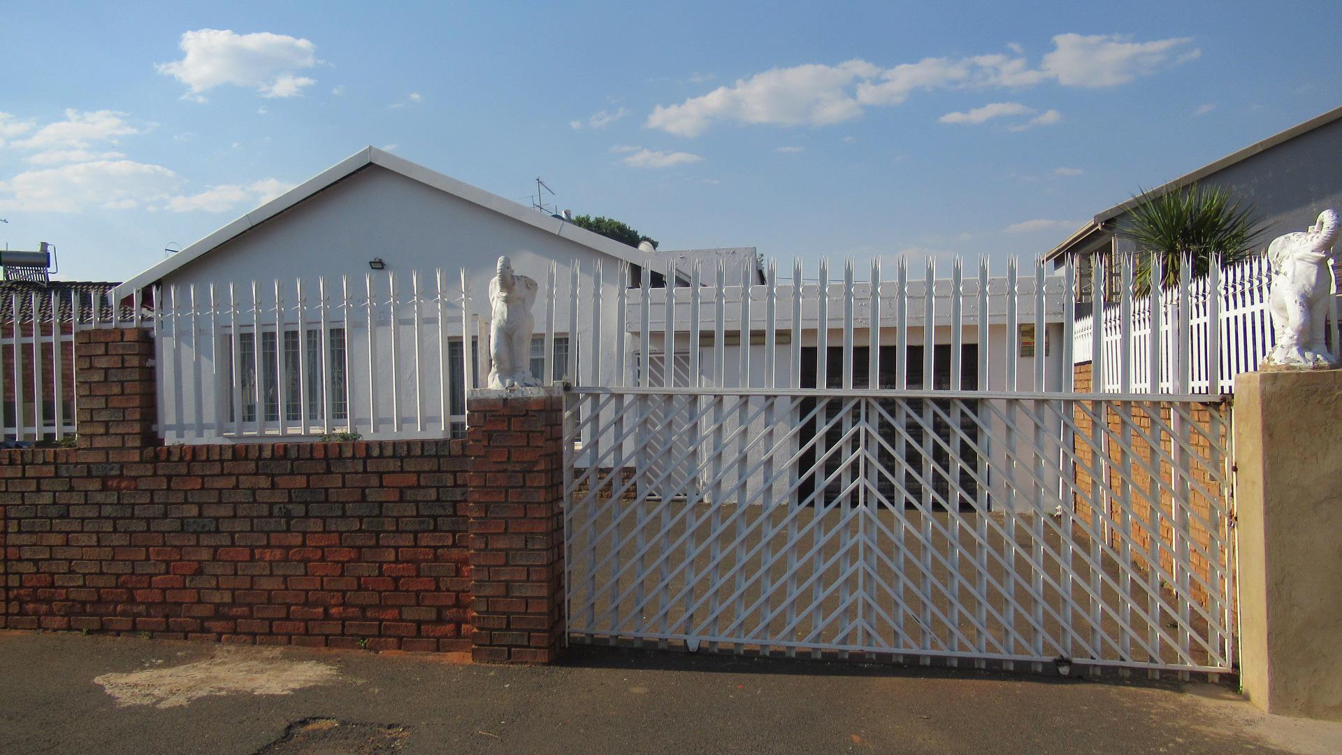 Front View of property in Lenasia South