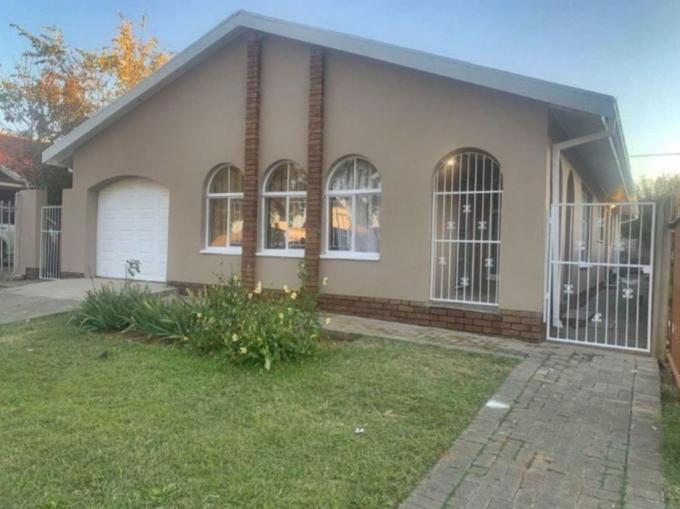 3 Bedroom House for Sale For Sale in Heidedal - MR530037