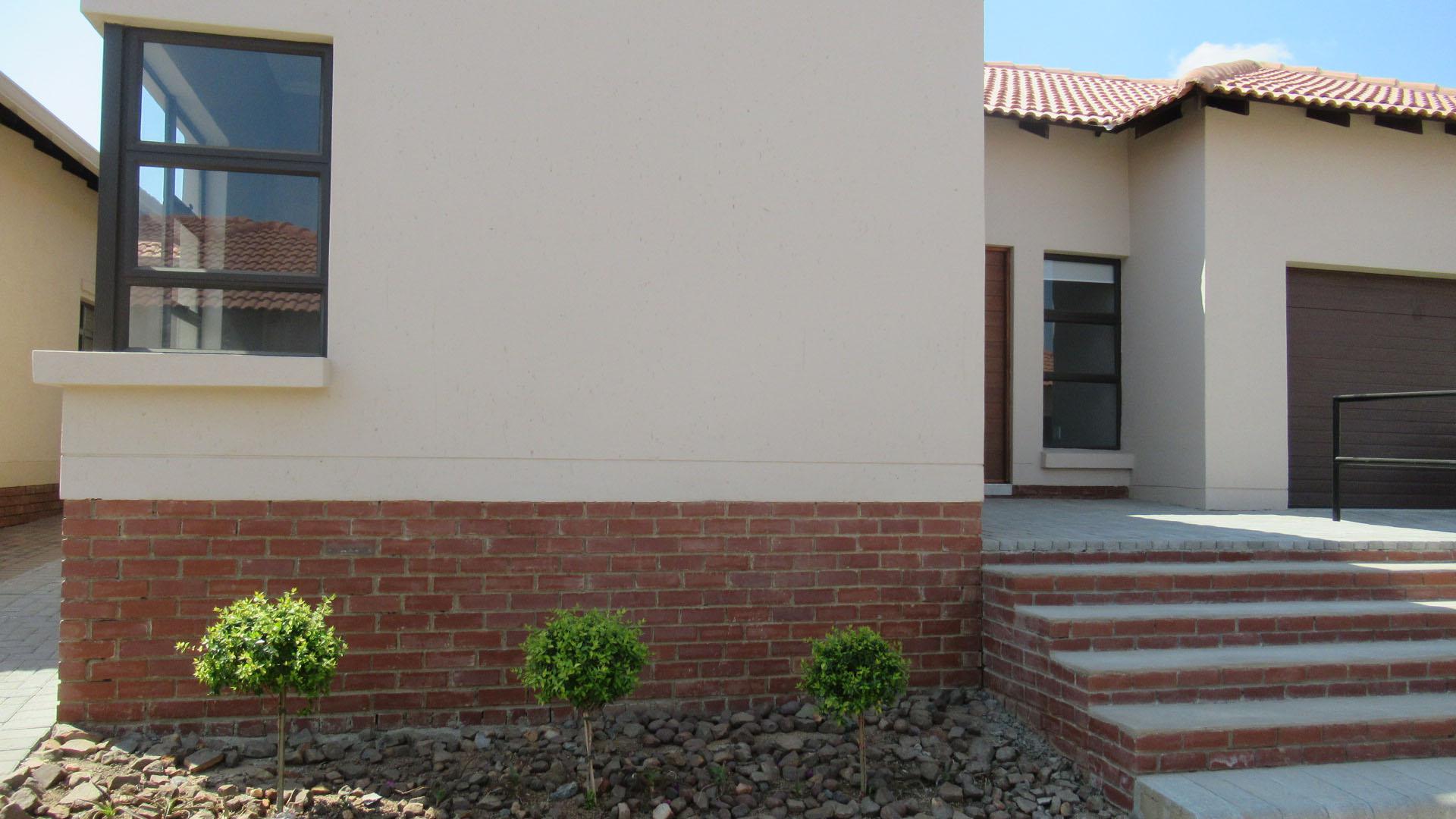Front View of property in Xanadu Eco Park
