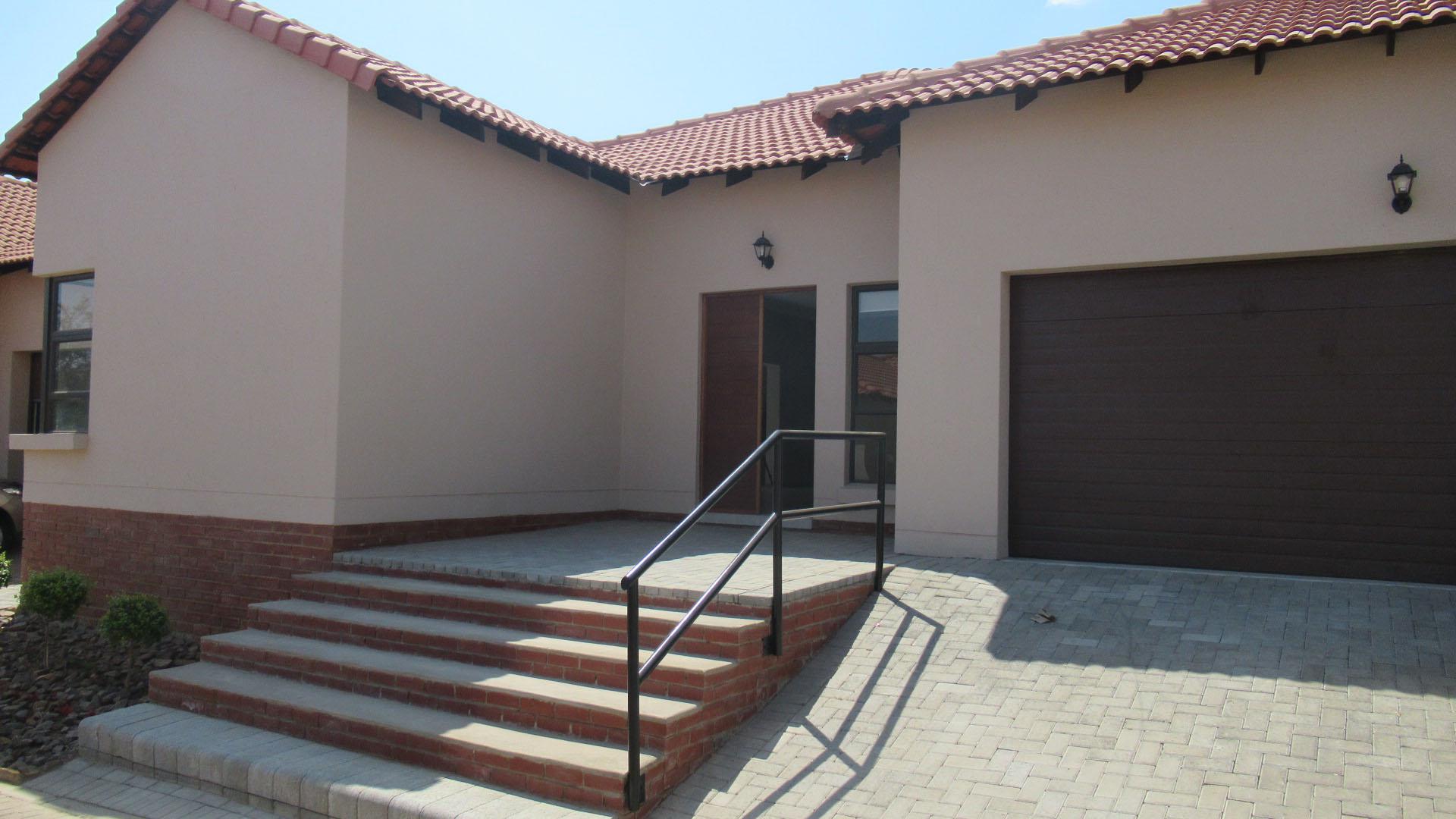 Front View of property in Xanadu Eco Park