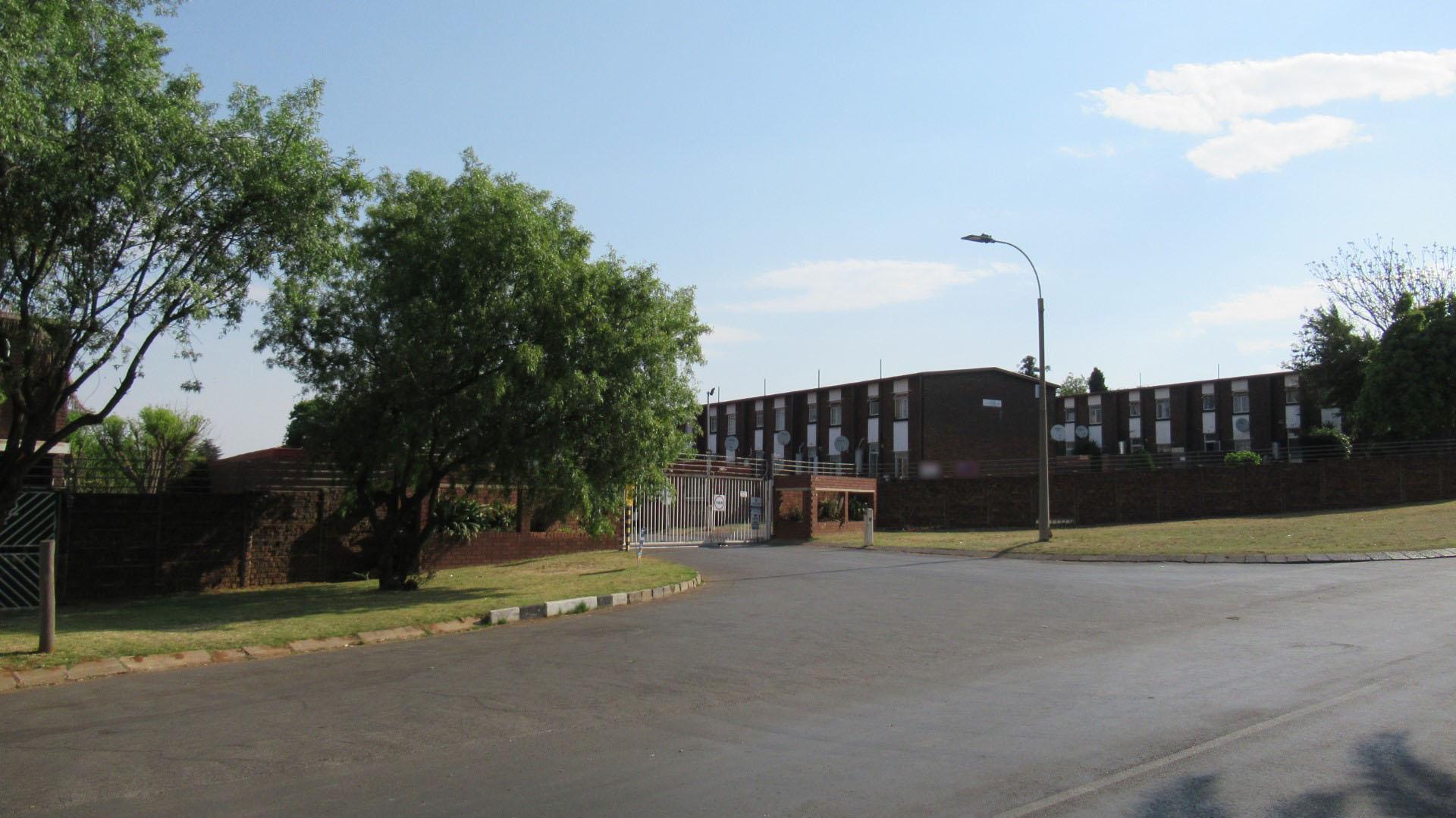 Front View of property in Groblerpark