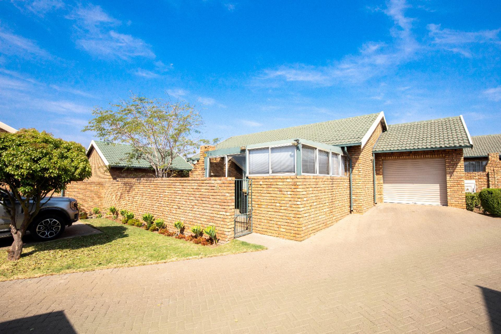 Front View of property in Amberfield