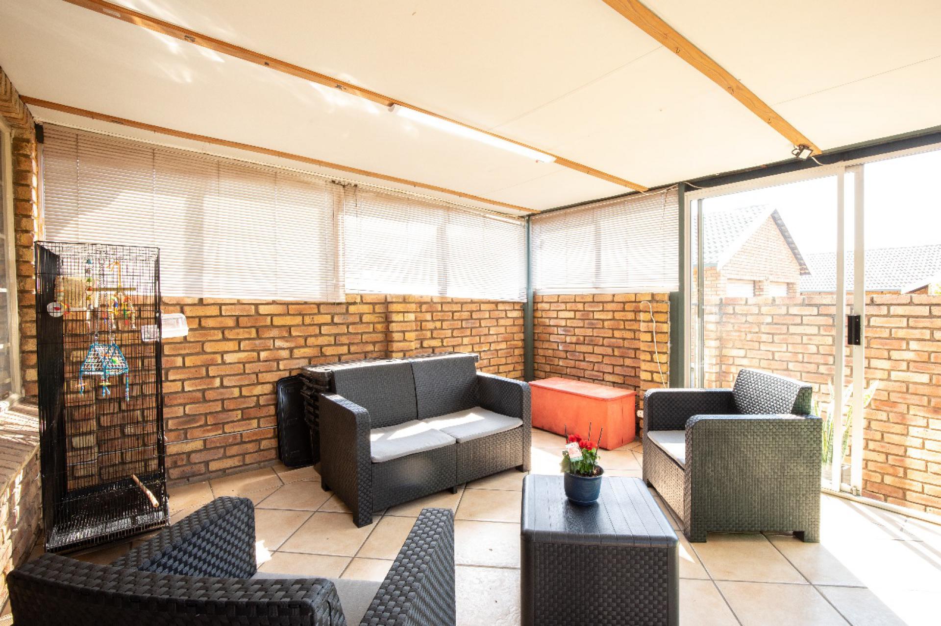 Patio - 18 square meters of property in Amberfield