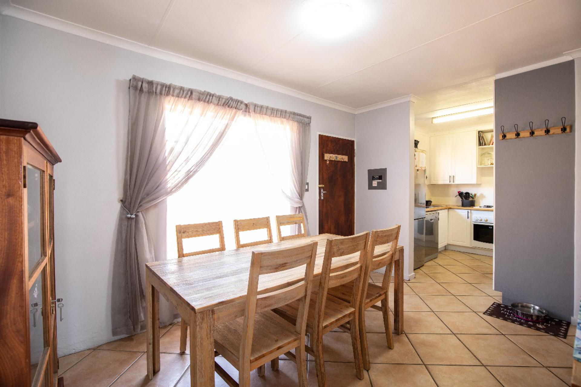 Dining Room - 14 square meters of property in Amberfield