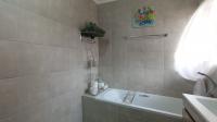 Bathroom 1 - 8 square meters of property in Amberfield