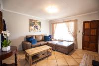 Lounges - 20 square meters of property in Amberfield