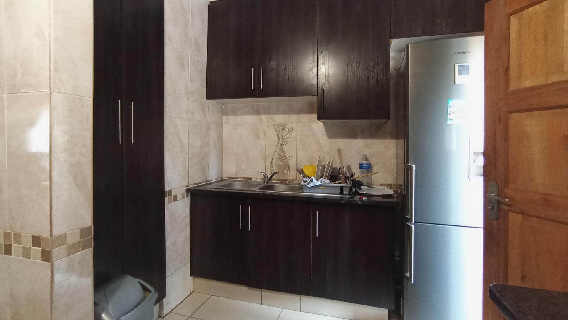 Kitchen - 16 square meters of property in Thatchfield