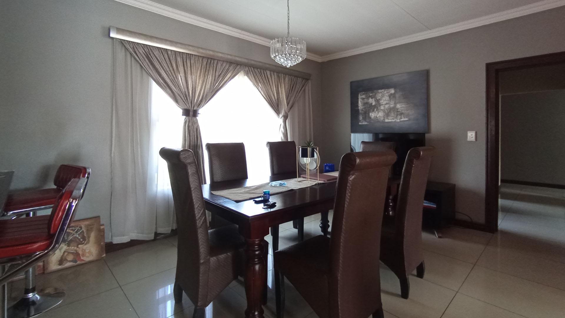 Dining Room - 20 square meters of property in Thatchfield