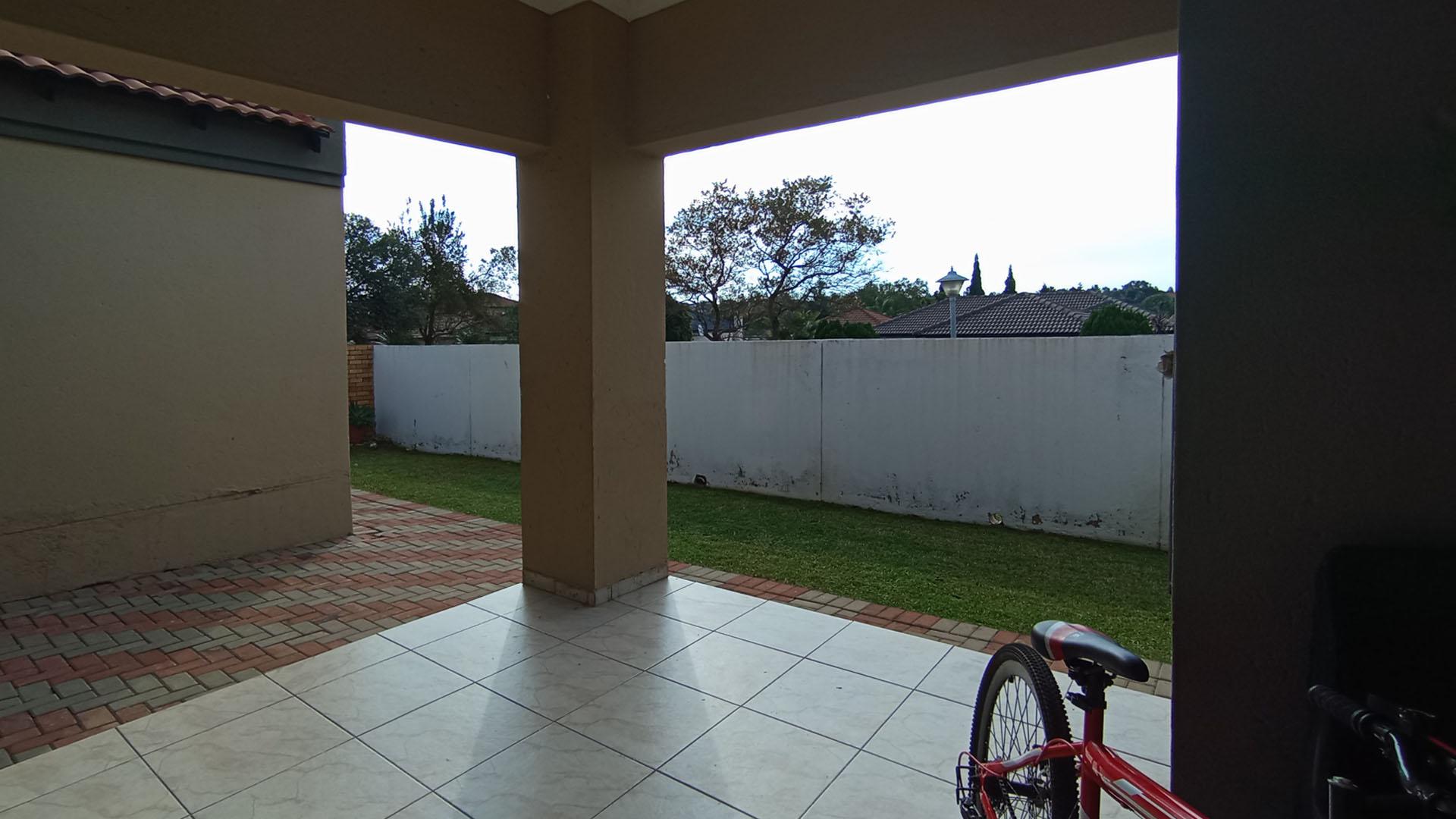 Patio - 11 square meters of property in Thatchfield