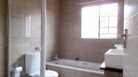 Bathroom 1 - 6 square meters of property in Mooikloof Ridge