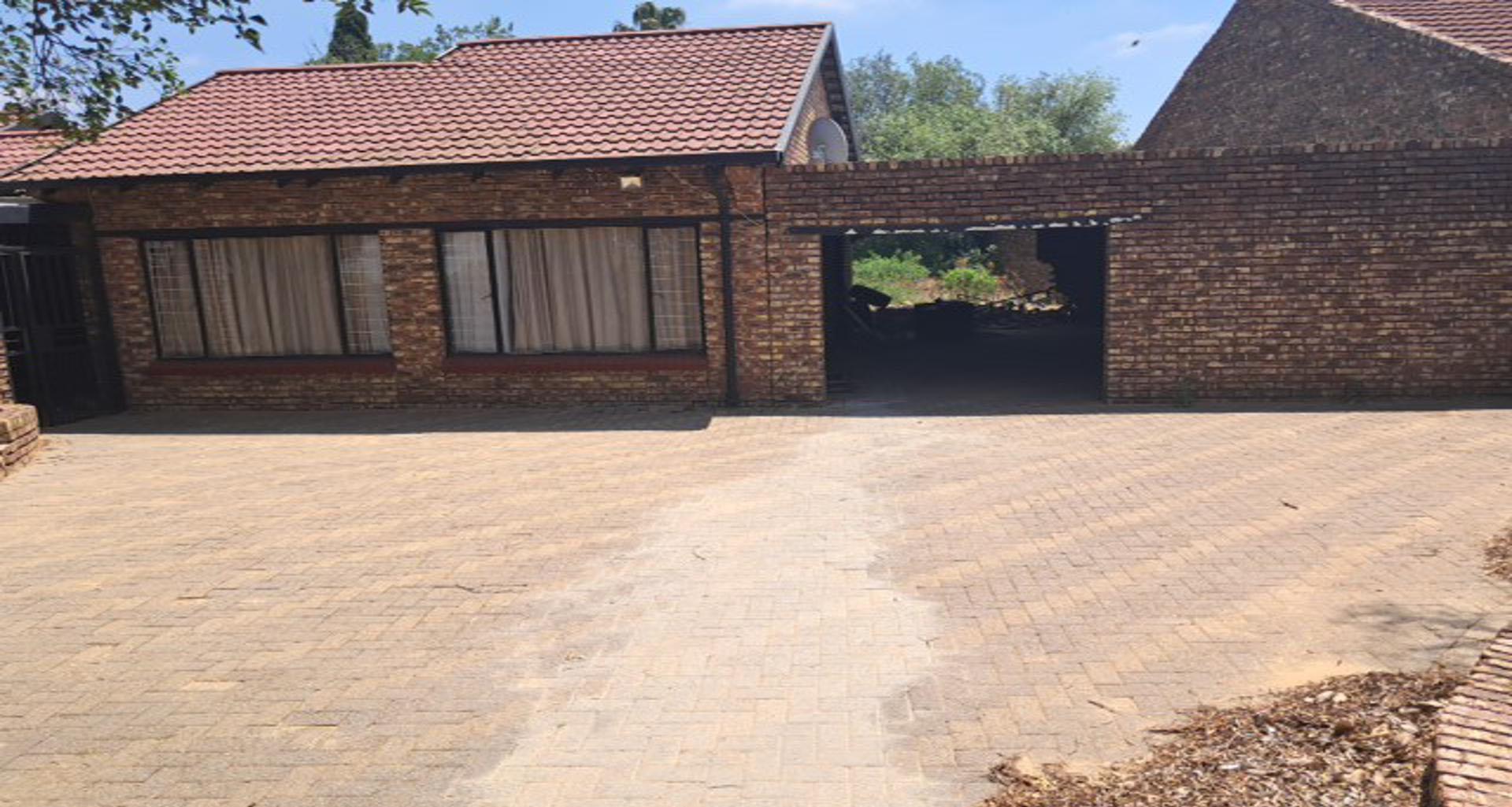 Front View of property in Riebeeckstad