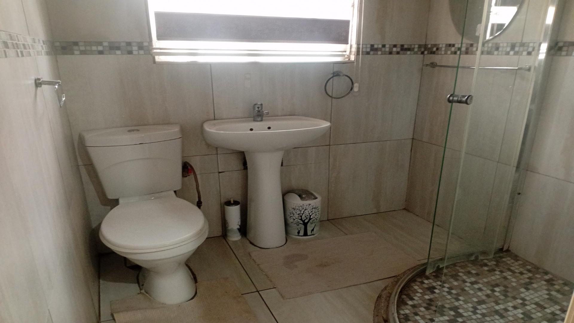 Bathroom 1 of property in Tasbetpark