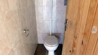 Staff Bathroom - 2 square meters of property in Fynnland
