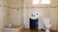 Bathroom 2 - 8 square meters of property in Fynnland
