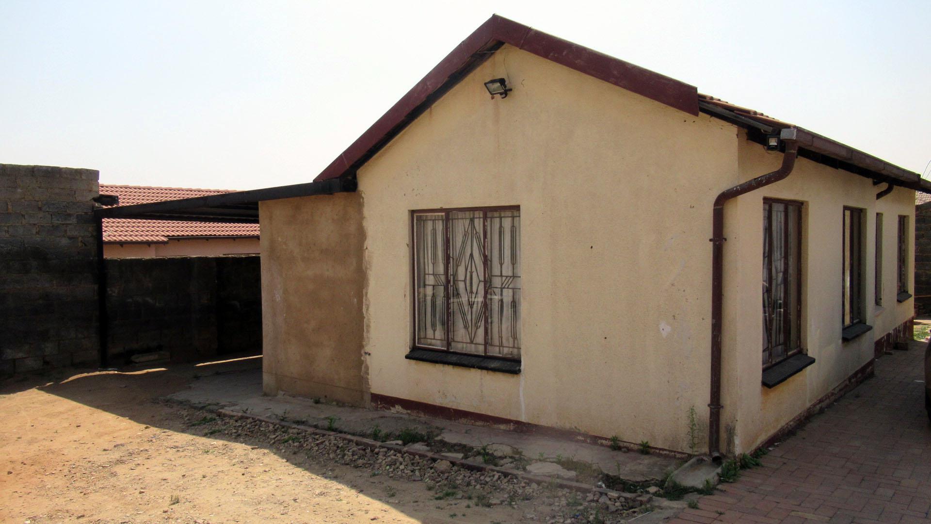 Front View of property in Ebony Park