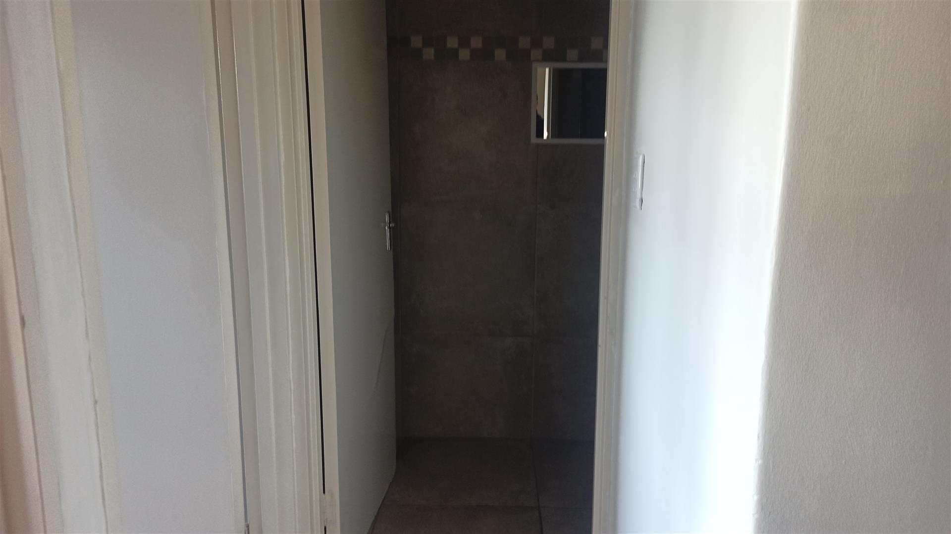 Bathroom 1 - 5 square meters of property in Stellenbosch