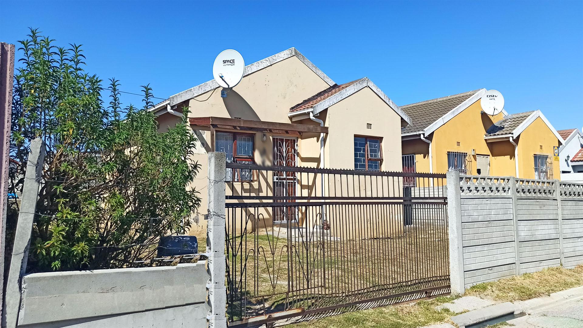 Front View of property in Blue Downs