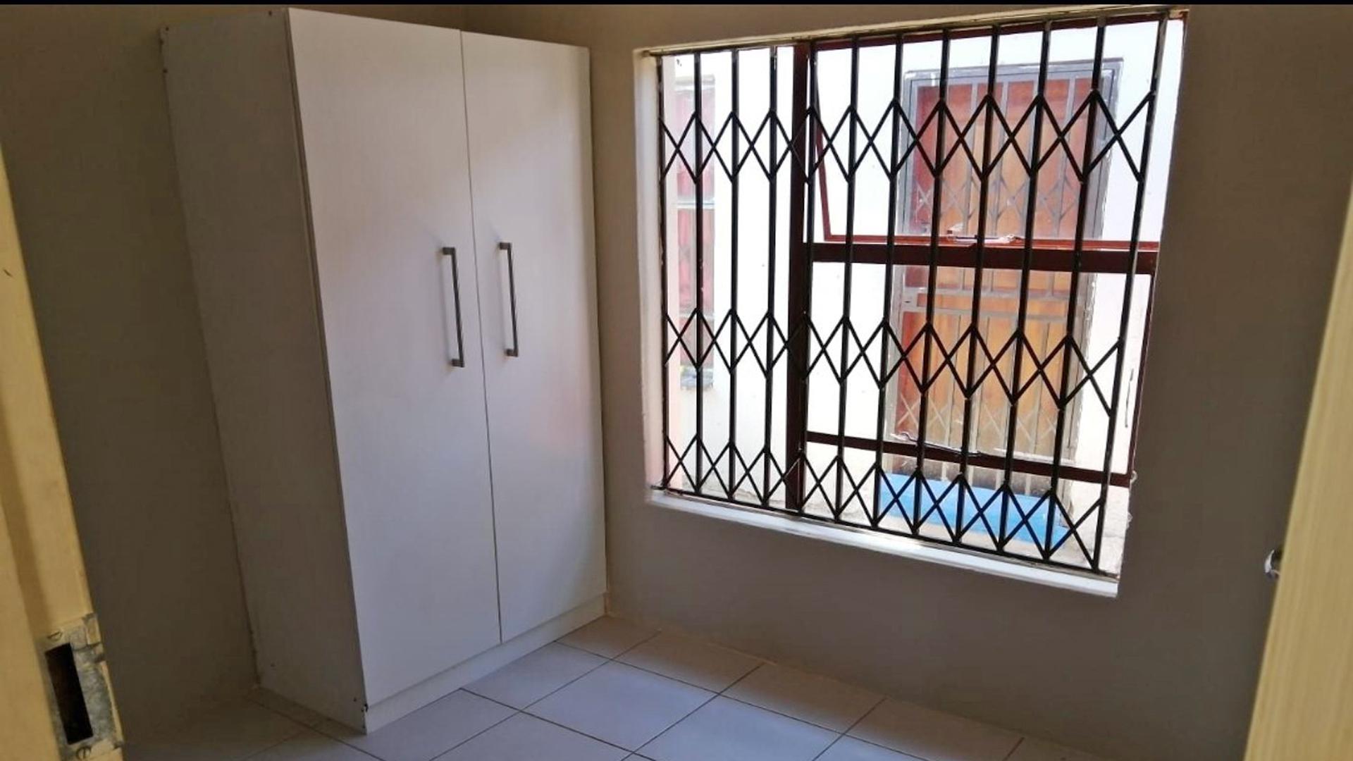 Bed Room 1 - 10 square meters of property in Riverlea - JHB