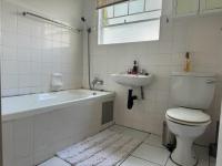 Bathroom 1 - 5 square meters of property in Die Hoewes