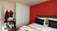 Bed Room 1 - 13 square meters of property in Die Hoewes