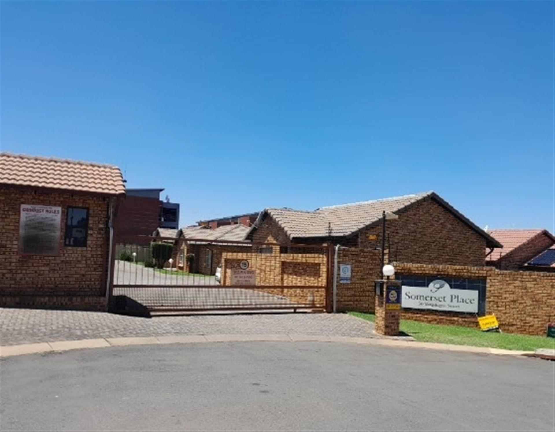 Front View of property in Witpoortjie