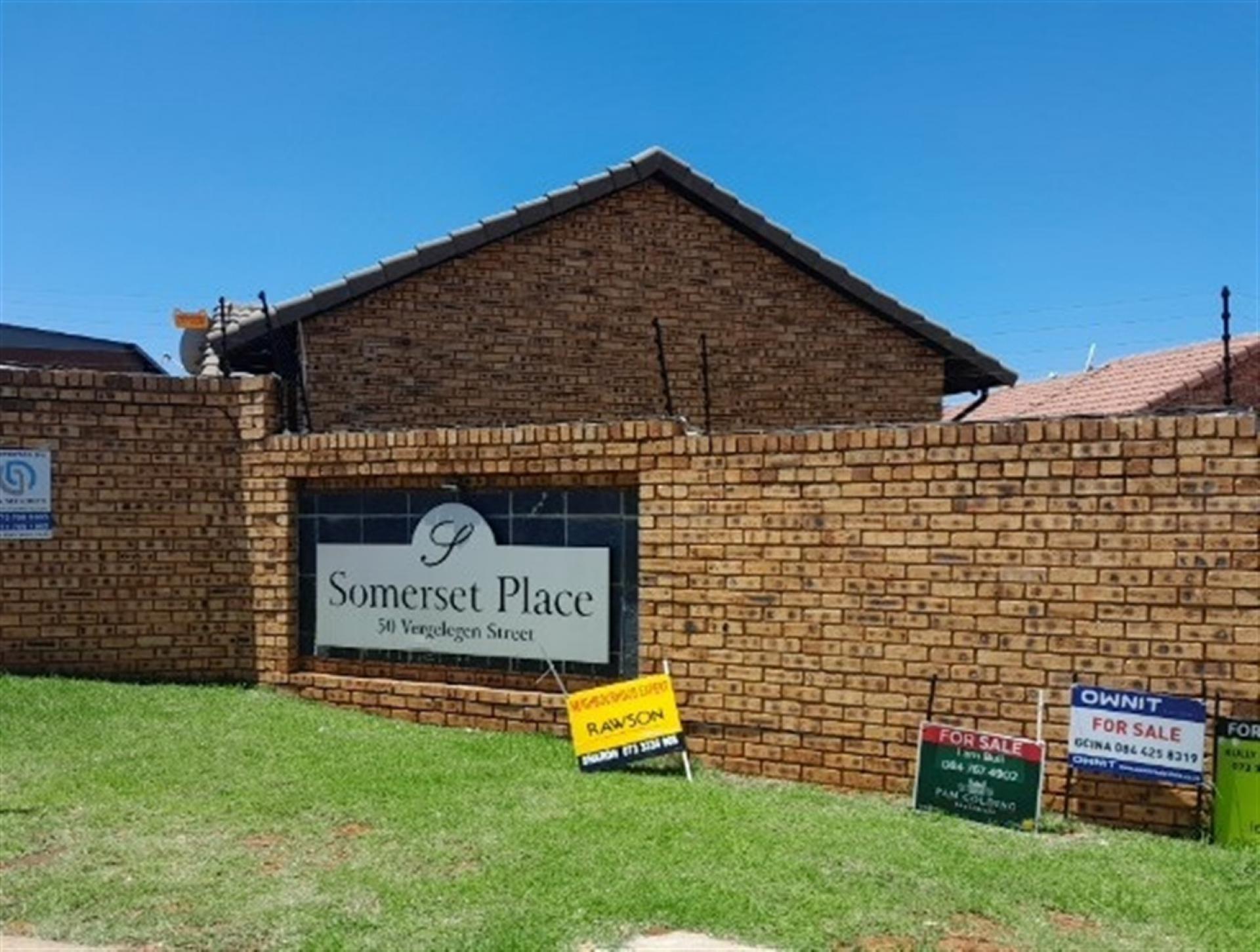 Front View of property in Witpoortjie