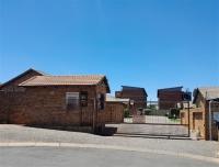 Front View of property in Witpoortjie