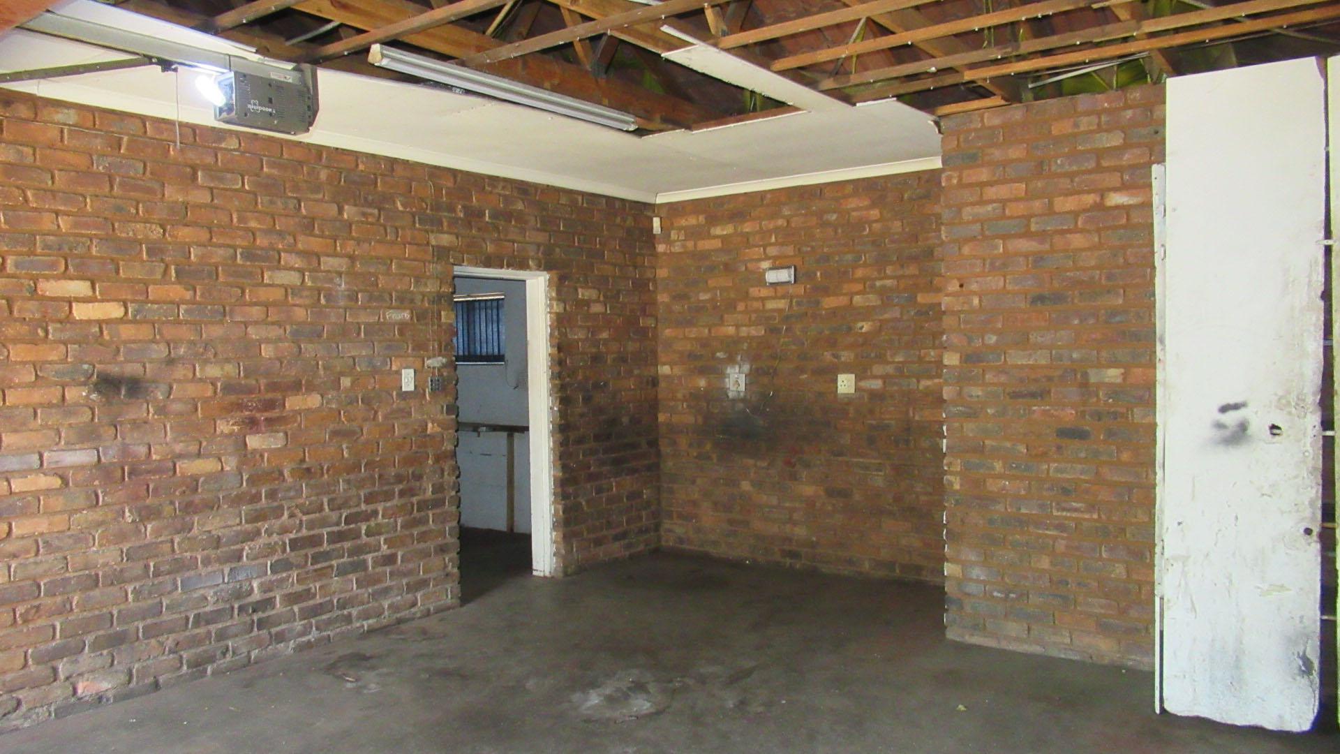 Spaces - 15 square meters of property in Hoeveldpark