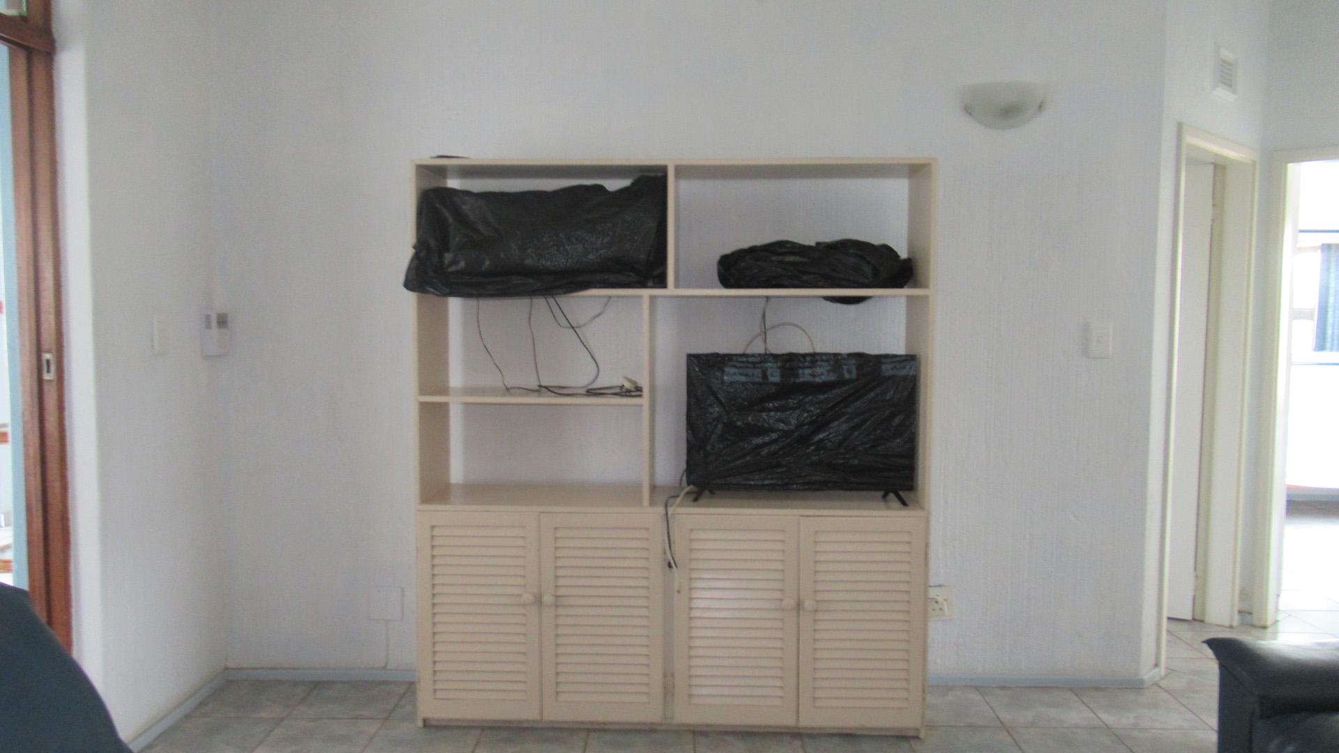 Lounges - 19 square meters of property in Warner Beach