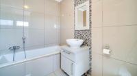 Bathroom 2 - 9 square meters of property in Blue Hills