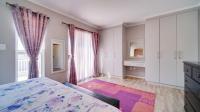Main Bedroom - 26 square meters of property in Blue Hills