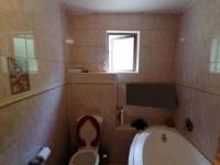 Bathroom 1 - 6 square meters of property in Westridge