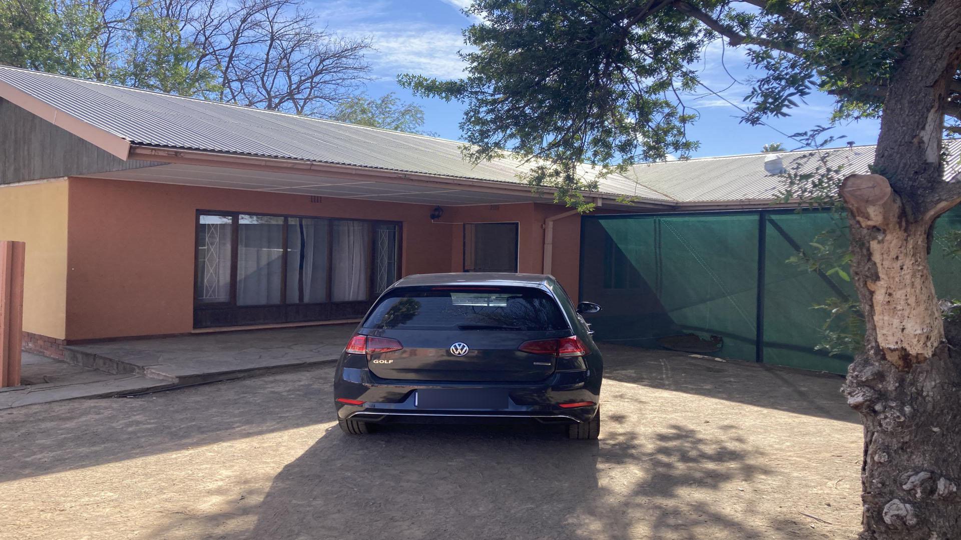 Front View of property in Beaufort West