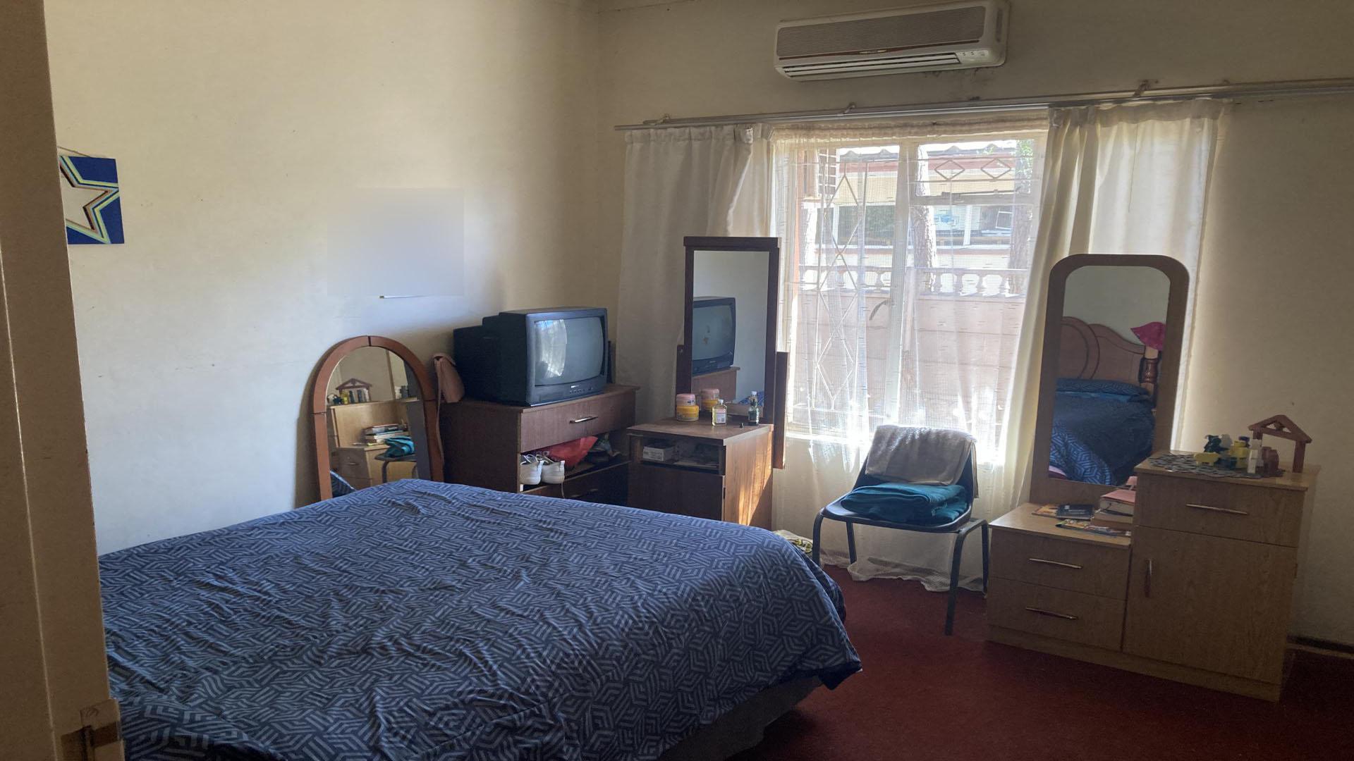 Bed Room 1 of property in Beaufort West