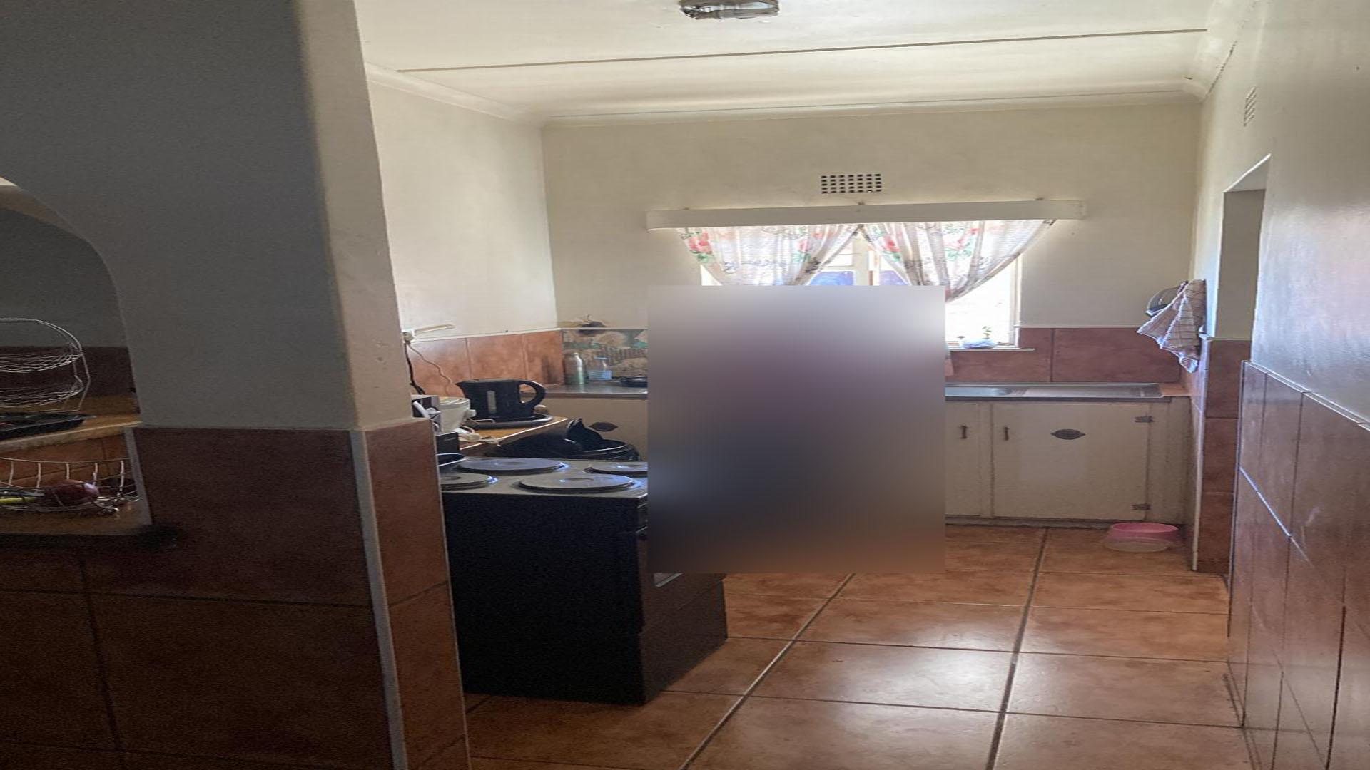 Kitchen of property in Beaufort West