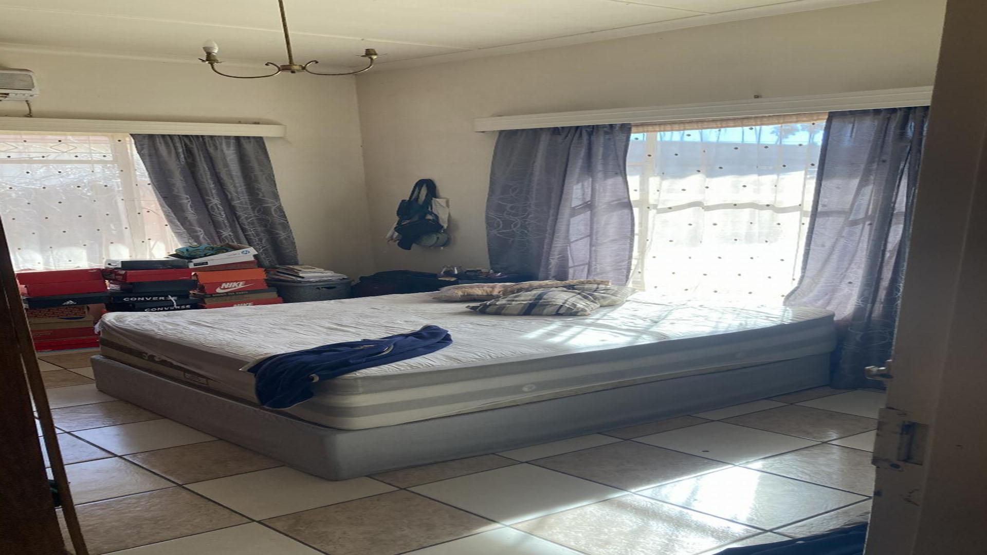 Bed Room 2 of property in Beaufort West