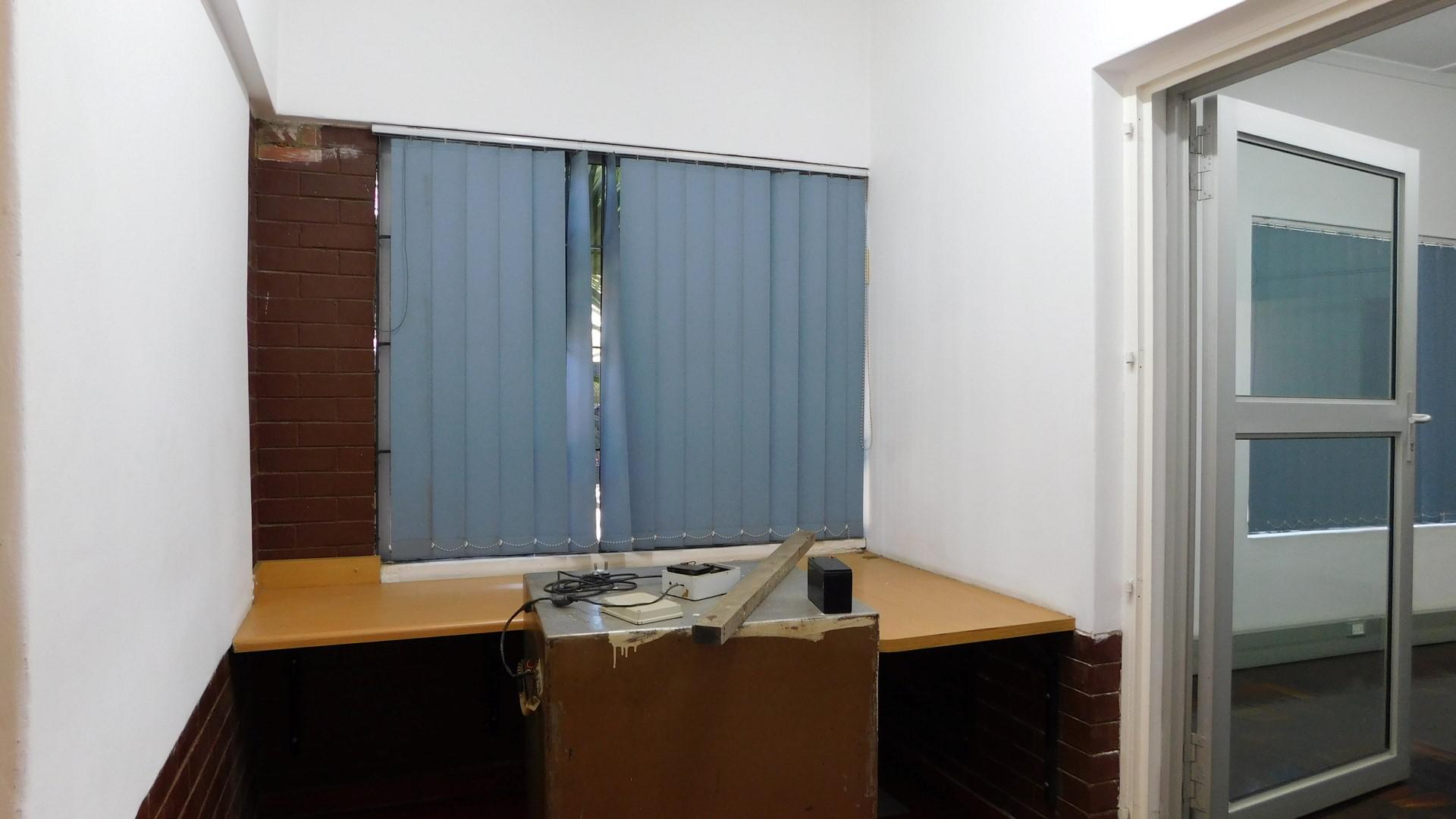 Rooms - 306 square meters of property in Mkondeni