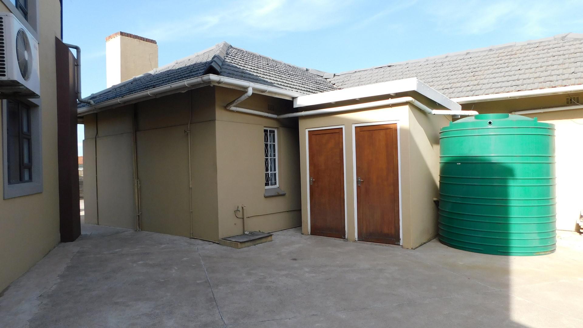 Front View of property in Mkondeni