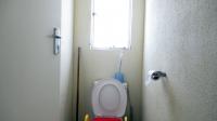 Bathroom 1 - 6 square meters of property in Klarinet