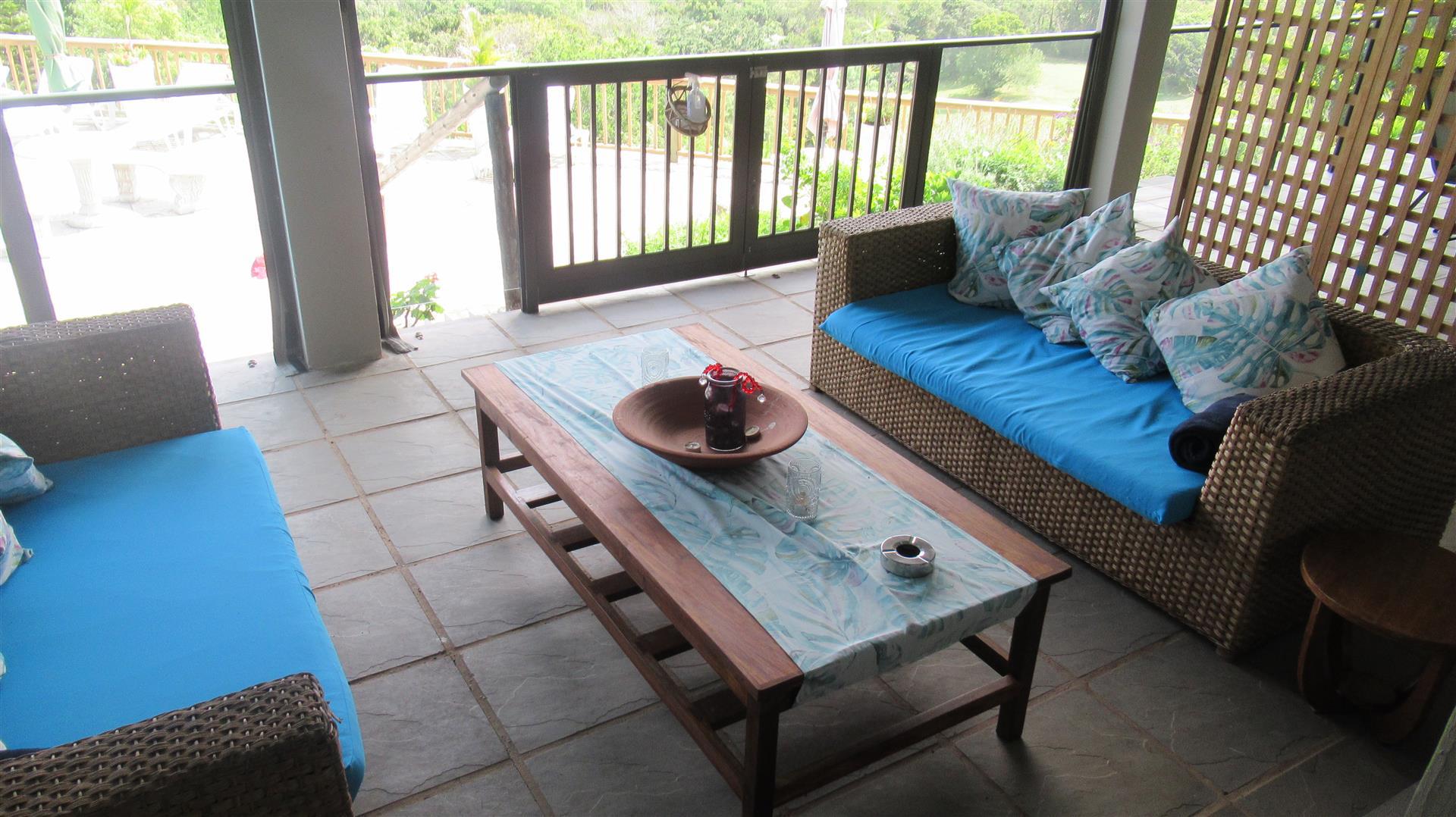 Patio - 228 square meters of property in Port Edward