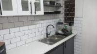 Kitchen - 11 square meters of property in Windsor West