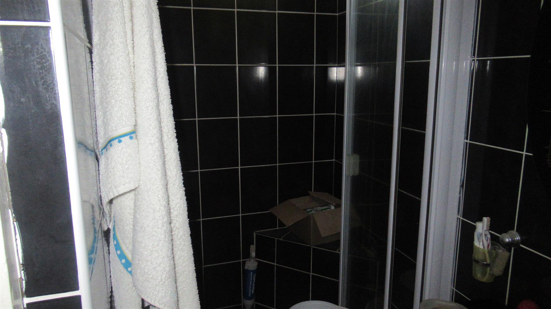 Bathroom 2 - 4 square meters of property in Margate