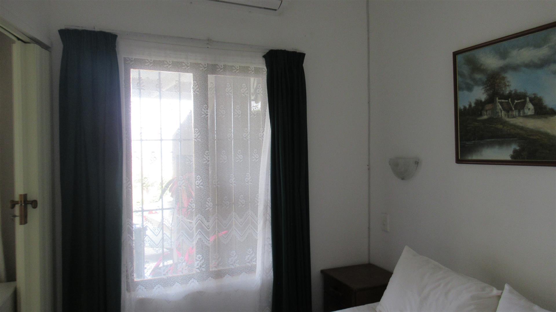 Bed Room 1 - 18 square meters of property in Margate