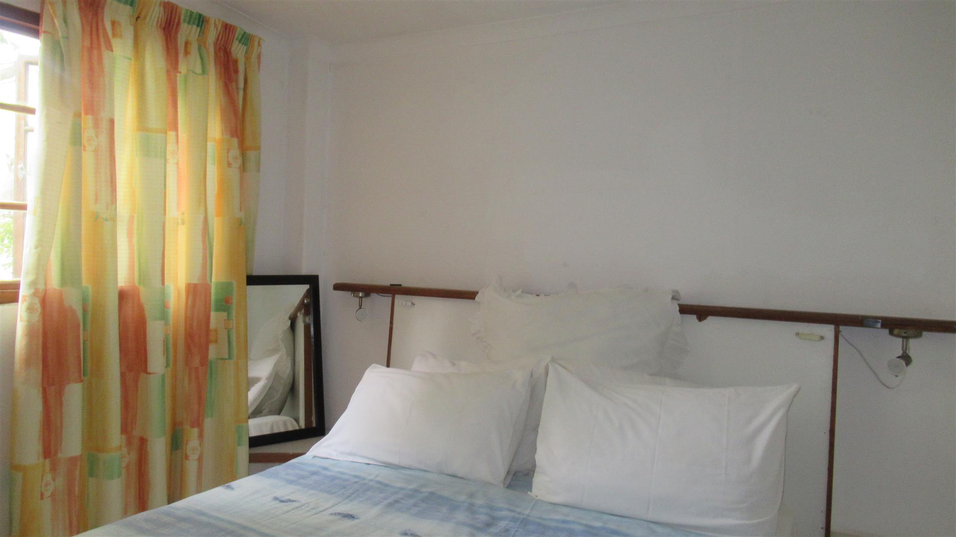 Bed Room 1 - 18 square meters of property in Margate