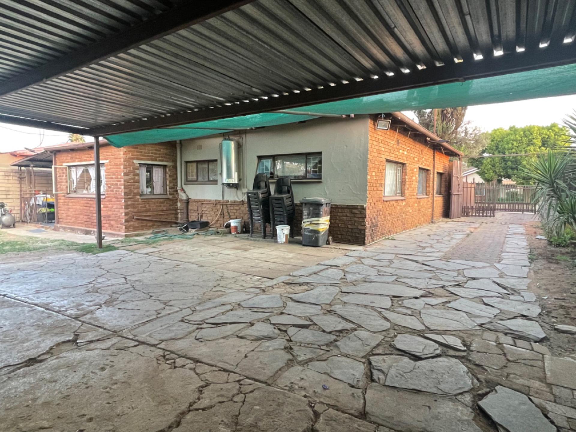3 Bedroom House for Sale For Sale in Booysens MR532387 M