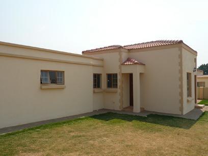 3 Bedroom Simplex for Sale For Sale in Pretoria North - Private Sale - MR53260