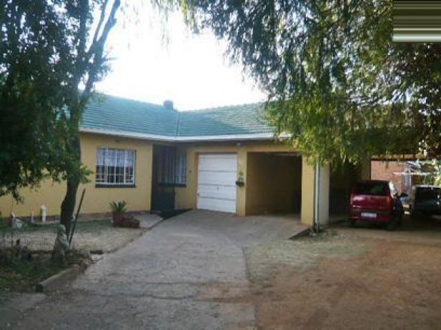 4 Bedroom House for Sale For Sale in Randfontein - Private Sale - MR53271