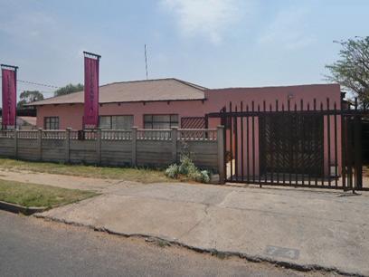 3 Bedroom House for Sale For Sale in Krugersdorp - Private Sale - MR53274